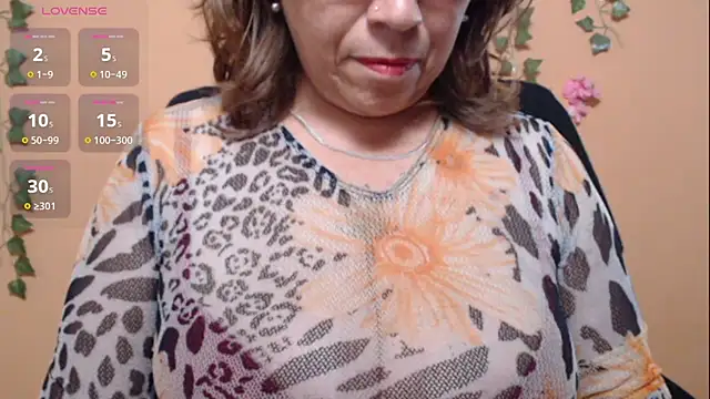 Snapshot of Hellensextits chatting on 02.20.25 Hellensextits online show from 02.20.25