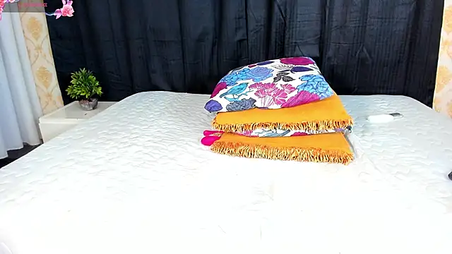 Snapshot of DENISE_WOLFE chatting on 03.19.25 DENISE WOLFE online show from 03.19.25