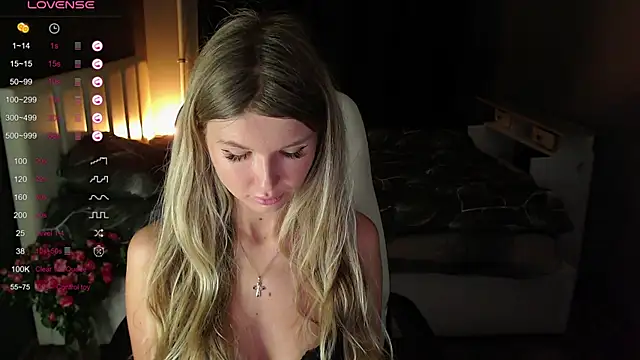 Snapshot of AngelMiaM chatting on 01.25.25 AngelMiaM online show from 01.25.25