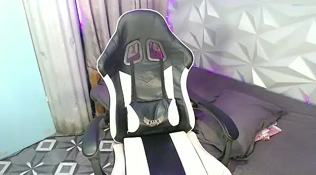 Snapshot of Tswakowako chatting on 01.13.25 Tswakowako online show from 01.13.25