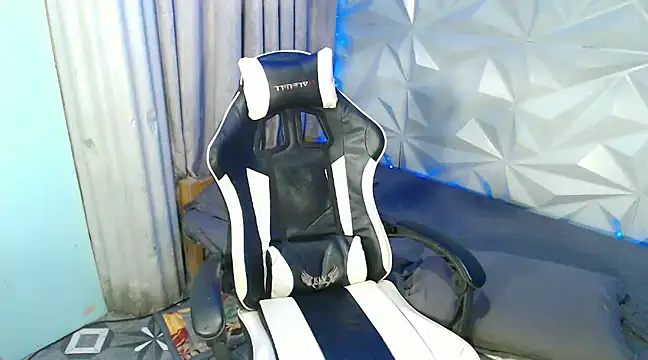 Snapshot of Tswakowako chatting on 01.14.25 Tswakowako online show from 01.14.25