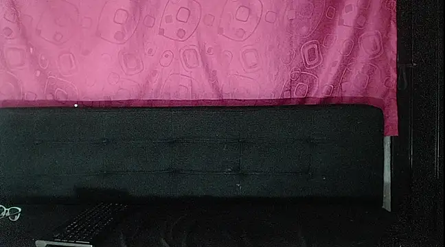 Snapshot of JulianaFoster chatting on 03.05.25 JulianaFoster online show from 03.05.25