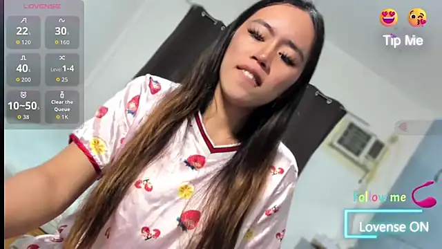 Snapshot of Emma_Jones88 chatting on 10.08.25 Emma Jones88 online show from 10.08.25