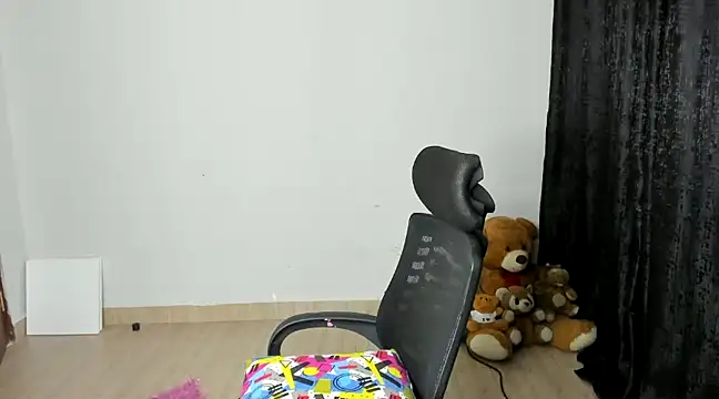 Snapshot of _Hello_Titty_ chatting on 02.18.25 Hello Titty online show from 02.18.25