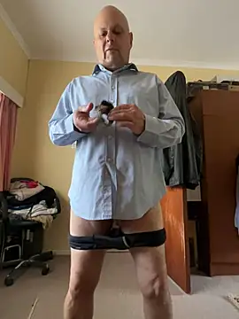 Snapshot of DaddyCumBumZA chatting on 12.11.24 DaddyCumBumZA online show from 12.11.24