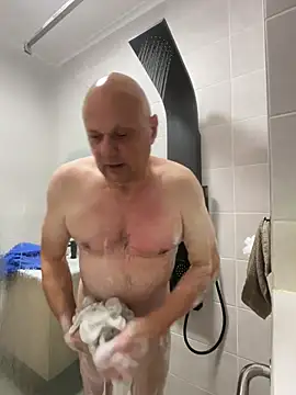 Snapshot of DaddyCumBumZA chatting on 12.13.24 DaddyCumBumZA online show from 12.13.24