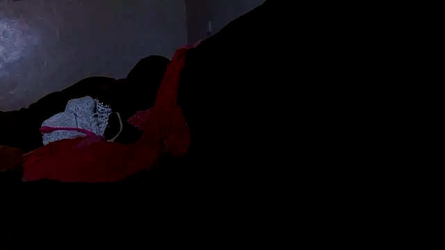 Snapshot of vinkyprettie chatting on 12.11.24 vinkyprettie online show from 12.11.24