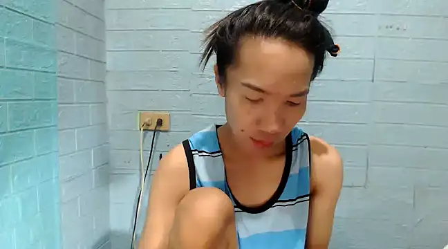 Snapshot of AsianNaughtiesMistress chatting on 12.20.24 AsianNaughtiesMistress online show from 12.20.24