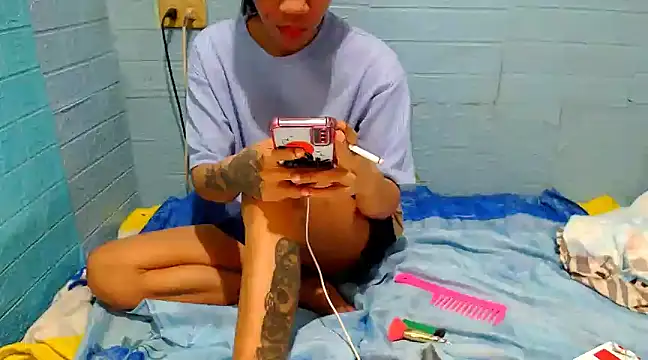 Snapshot of AsianNaughtiesMistress chatting on 01.14.25 AsianNaughtiesMistress online show from 01.14.25