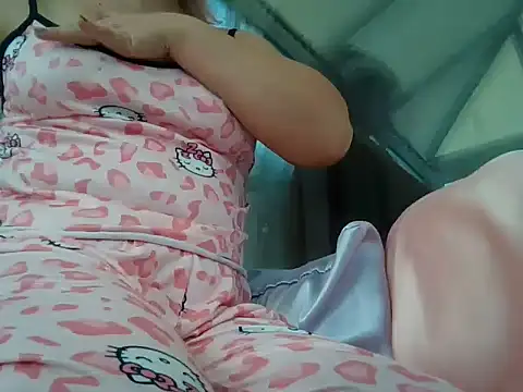 Snapshot of RealLittleRedRidingHood chatting on 12.20.24 RealLittleRedRidingHood online show from 12.20.24