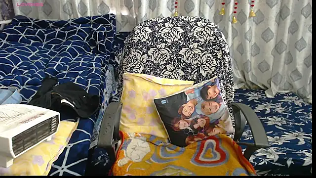 Snapshot of sexyrihana1 chatting on 12.31.24 sexyrihana1 online show from 12.31.24