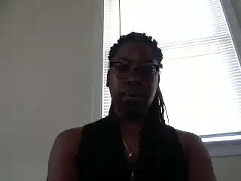 Snapshot of MadamIndigo chatting on 03.17.25 MadamIndigo online show from 03.17.25