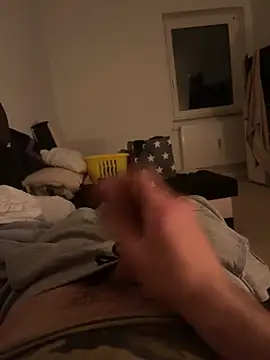 Snapshot of oroszlanw chatting on 03.12.25 oroszlanw online show from 03.12.25