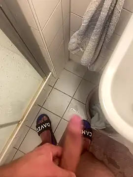 Snapshot of oroszlanw chatting on 10.14.25 oroszlanw online show from 10.14.25