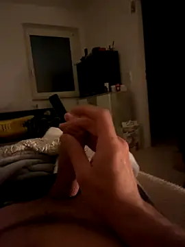 Snapshot of oroszlanw chatting on 11.17.25 oroszlanw online show from 11.17.25