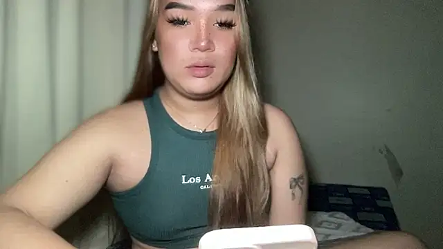 Snapshot of MissCataleyaxxx chatting on 02.18.25 MissCataleyaxxx online show from 02.18.25