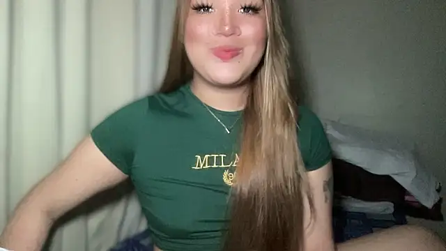 Snapshot of MissCataleyaxxx chatting on 02.18.25 MissCataleyaxxx online show from 02.18.25