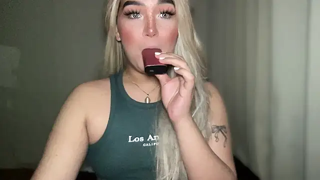 Snapshot of MissCataleyaxxx chatting on 03.13.25 MissCataleyaxxx online show from 03.13.25