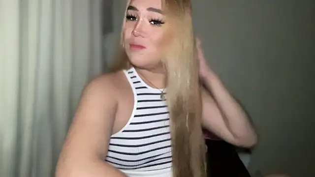 Snapshot of MissCataleyaxxx chatting on 03.22.25 MissCataleyaxxx online show from 03.22.25