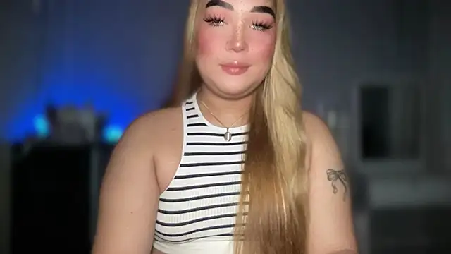 Snapshot of MissCataleyaxxx chatting on 10.16.25 MissCataleyaxxx online show from 10.16.25