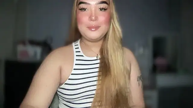 Snapshot of MissCataleyaxxx chatting on 10.19.25 MissCataleyaxxx online show from 10.19.25