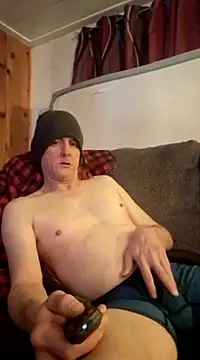 Snapshot of Wanking_Wiggiler chatting on 01.25.25 Wanking Wiggiler online show from 01.25.25