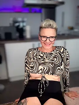 Snapshot of German_Milf chatting on 10.07.25 German Milf online show from 10.07.25
