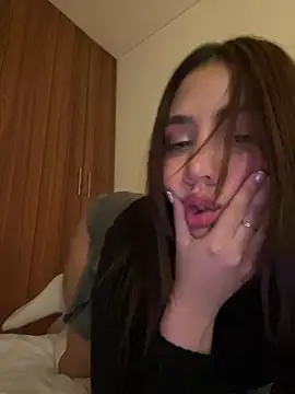 Snapshot of marcimaa chatting on 12.18.24 marcimaa online show from 12.18.24