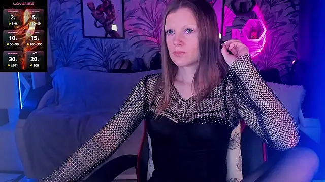 Snapshot of Devi_Evi chatting on 03.10.25 Devi Evi online show from 03.10.25