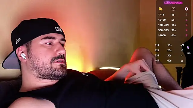 Snapshot of DominantTheo chatting on 12.02.24 DominantTheo online show from 12.02.24