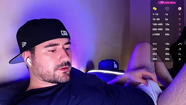 Snapshot of DominantTheo chatting on 12.16.24 DominantTheo online show from 12.16.24