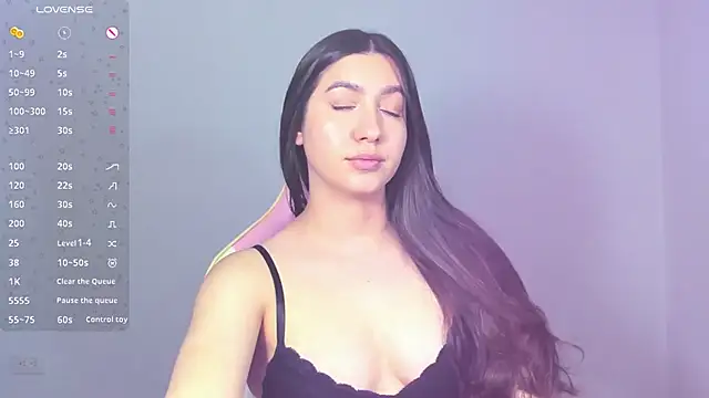 Snapshot of alice-love1 chatting on 12.10.24 alice-love1 online show from 12.10.24