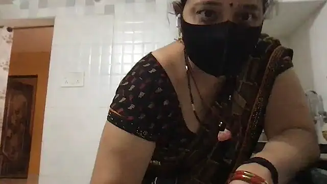 Snapshot of Riyasingh9 chatting on 01.11.25 Riyasingh9 online show from 01.11.25