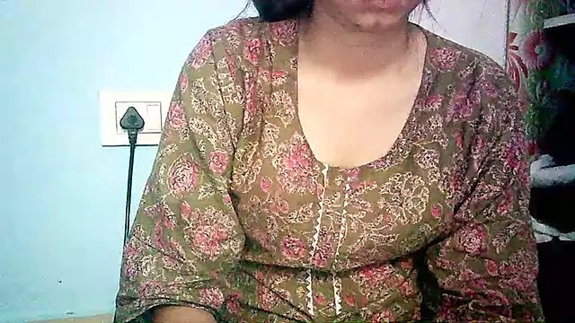 Snapshot of lovelydesi21 chatting on 03.16.25 lovelydesi21 online show from 03.16.25