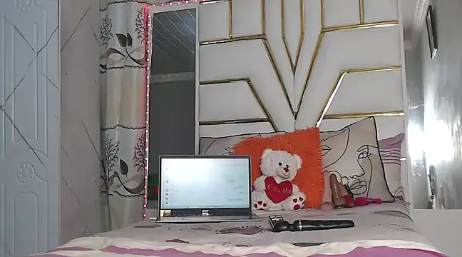 Snapshot of SexyyNana chatting on 03.08.25 SexyyNana online show from 03.08.25