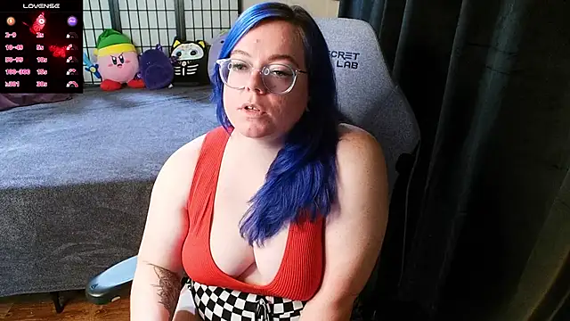 Snapshot of KiraSpitQueen chatting on 12.13.24 KiraSpitQueen online show from 12.13.24