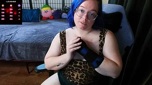 Snapshot of KiraSpitQueen chatting on 12.20.24 KiraSpitQueen online show from 12.20.24