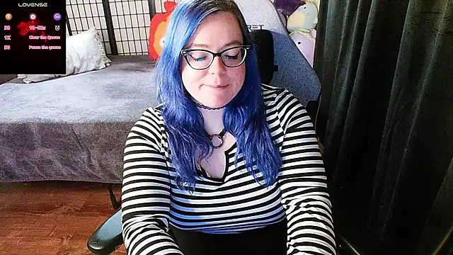 Snapshot of KiraSpitQueen chatting on 02.02.25 KiraSpitQueen online show from 02.02.25