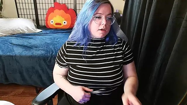 Snapshot of KiraSpitQueen chatting on 03.23.25 KiraSpitQueen online show from 03.23.25