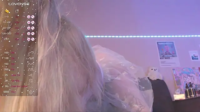 Snapshot of MiaMiaMeow chatting on 01.30.25 MiaMiaMeow online show from 01.30.25