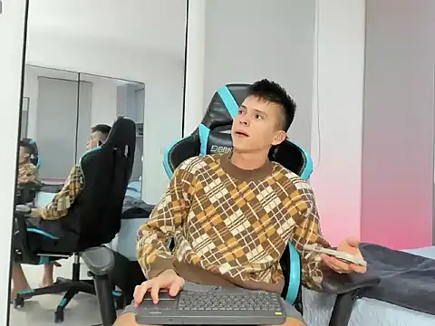 Snapshot of Daddyrich4u chatting on 09.08.25 Daddyrich4u online show from 09.08.25