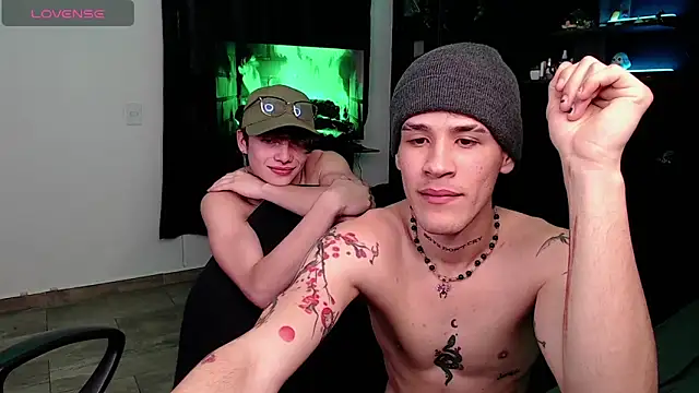 Snapshot of andybxby chatting on 01.08.25 andybxby online show from 01.08.25