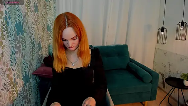 Snapshot of SaraSubtlety chatting on 11.16.25 SaraSubtlety online show from 11.16.25