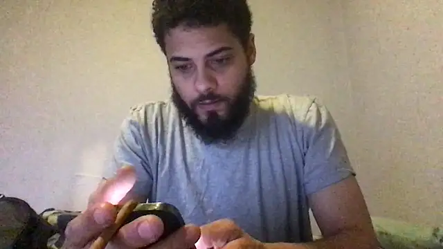 Snapshot of mondo29 chatting on 02.25.25 mondo29 online show from 02.25.25