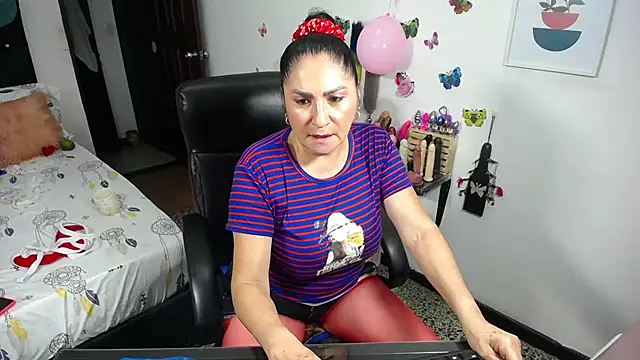 Snapshot of mature_bigboobs10 chatting on 02.16.25 mature bigboobs10 online show from 02.16.25