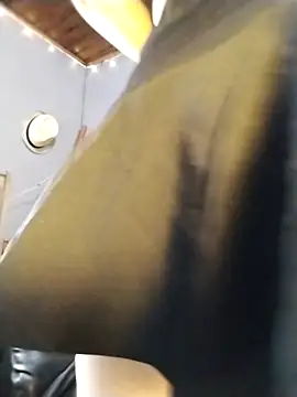 Snapshot of Hathorlove chatting on 12.24.24 Hathorlove online show from 12.24.24