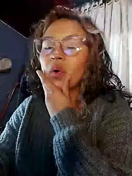 Snapshot of Hathorlove chatting on 12.30.24 Hathorlove online show from 12.30.24