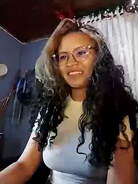 Snapshot of Hathorlove chatting on 01.03.25 Hathorlove online show from 01.03.25