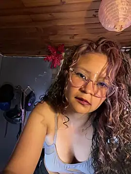 Snapshot of Hathorlove chatting on 01.21.25 Hathorlove online show from 01.21.25