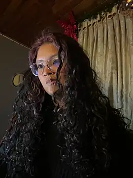 Snapshot of Hathorlove chatting on 01.24.25 Hathorlove online show from 01.24.25